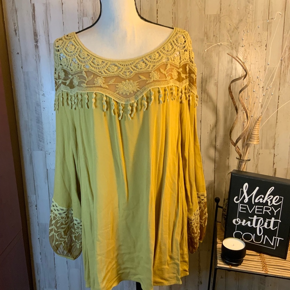 XCVI lovely boho tunic with beautiful lace detail. Size 1X